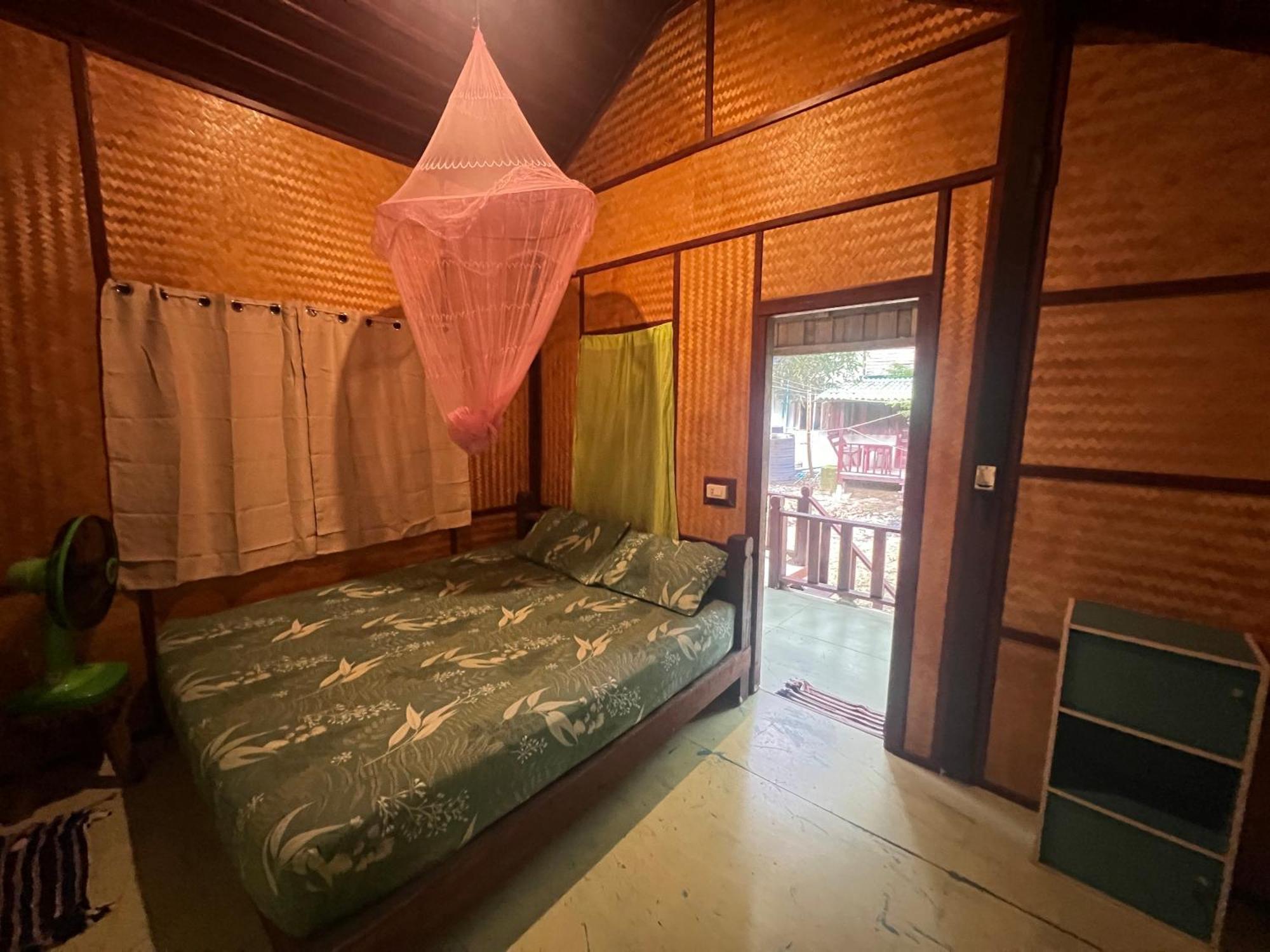 Rasta House,,Koh Phayam Hotel Bagian luar foto